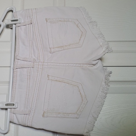 Rebel By Right Women's White Fringe Hem Shorts Size 5 - Picture 4 of 7